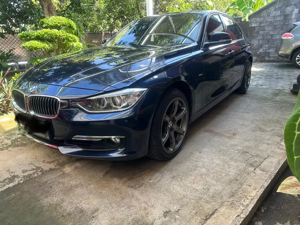 BMW 328i 2013 Bensin
