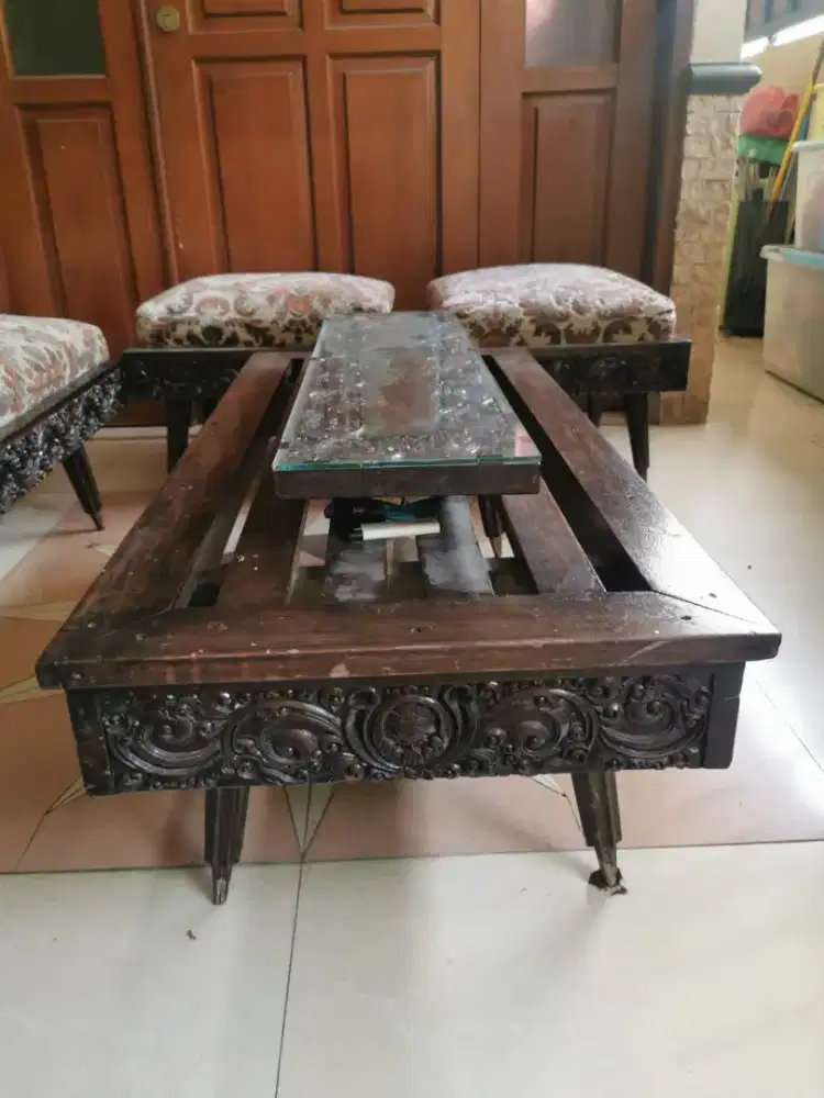 Meja Kursi Antik (100 Tahun)