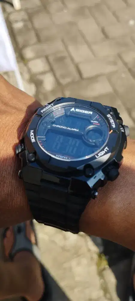 Jam tangan EIGER L90 WR100m Mulus likenew dan CASIO F-201WA ORIGINAL