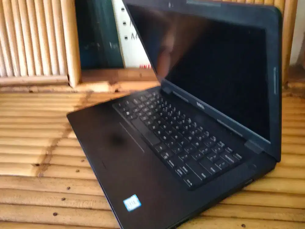 Laptop  Dell Vostro 3490/core i5-gen10/RA16GB/SSD 512gb/VGA Radeon 610