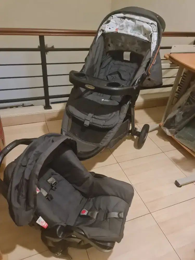 Stroller & Car Seat Bayi Graco Travel System – Kondisi Bagus