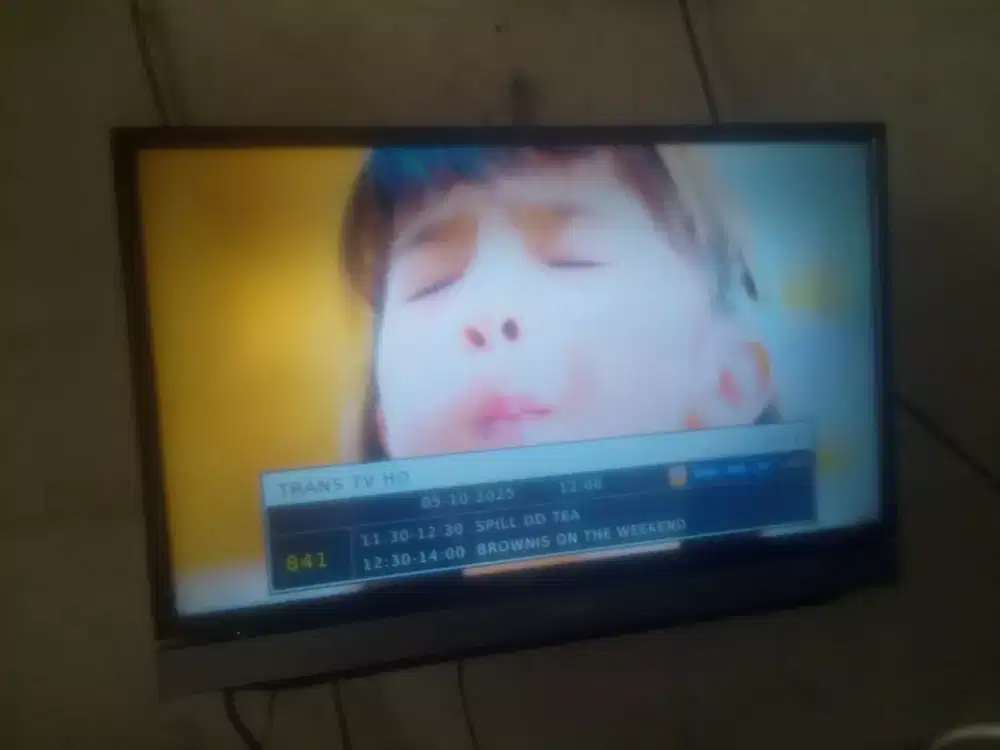 Tv led 29 inch toshiba+stb normal siap tonton nego tipis