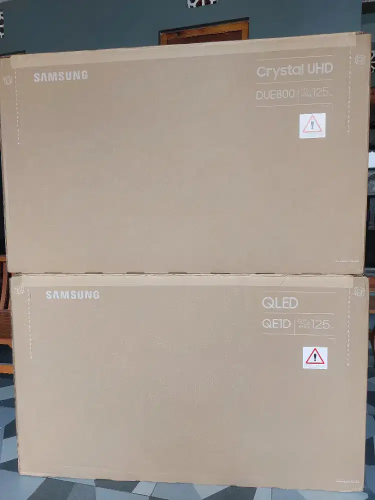 Samsung smart tv 50 inch desain airslim remot solarcell 50DUE800