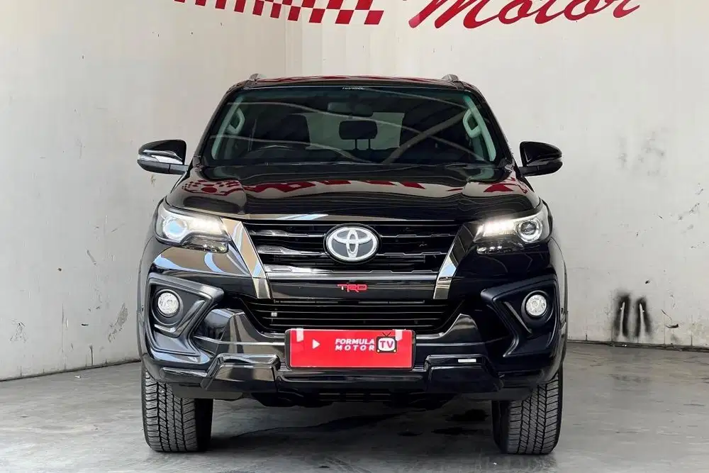 Toyota Fortuner TRD AT 2019 Hitam Kicksensor