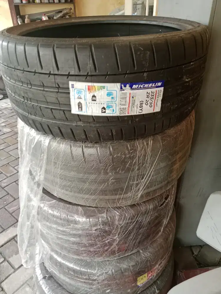 Ban Michelin R20/30/255(2pc) +235(2pc),& Velg Andhan Wells, r20/5x112,