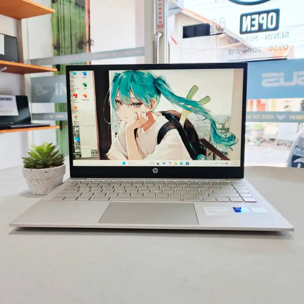 Laptop Bekas HP PAVILION 14-DV0068TX/CORE i7-1165G7 RAM 8GB