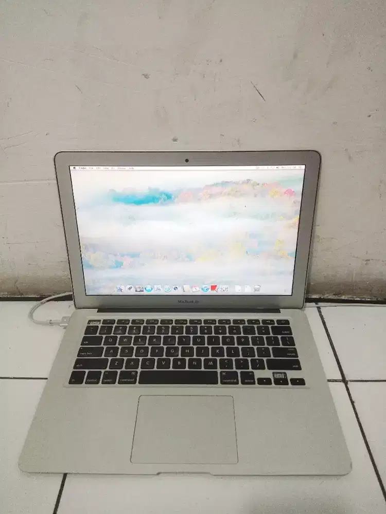 Bu jual MacBook Air Retina 13 2012 i5 4gb / 128gb