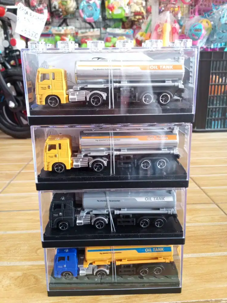 mainan anak diecast truk akrilik