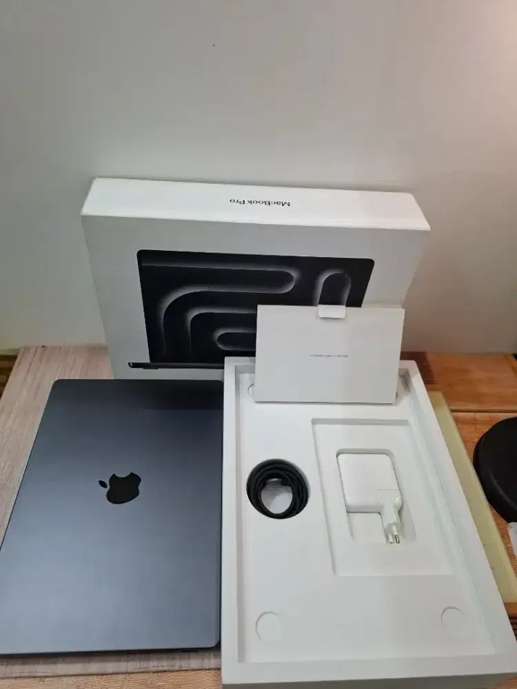 SECOND MACBOOK M3 PRO 14INC 18/512 BLACK IBOX