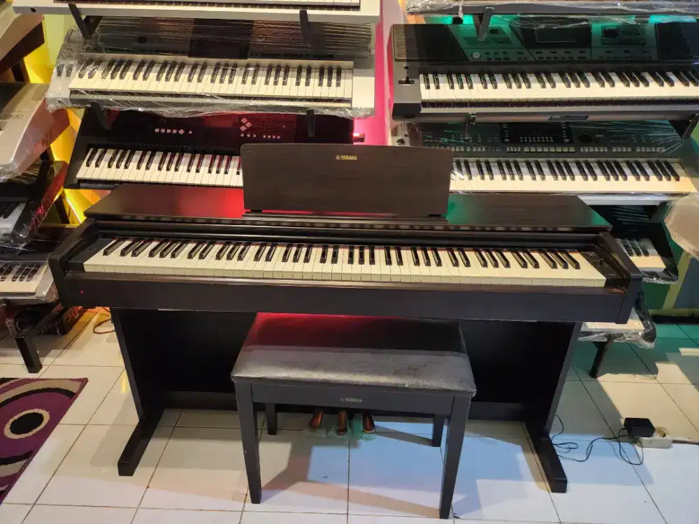 Yamaha ARIUS YDP 103