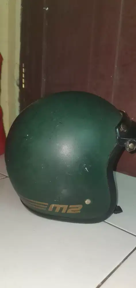 Helm bekas merk m2
