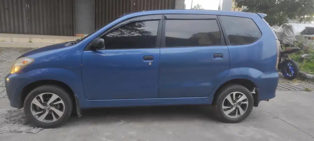 Toyota Avanza 2004 Bensin