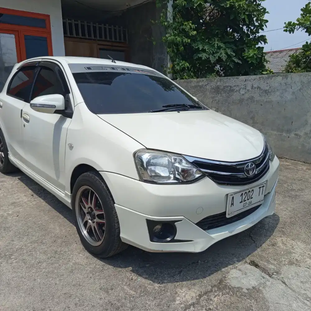 Toyota Etios Valco 1.2 G M/T