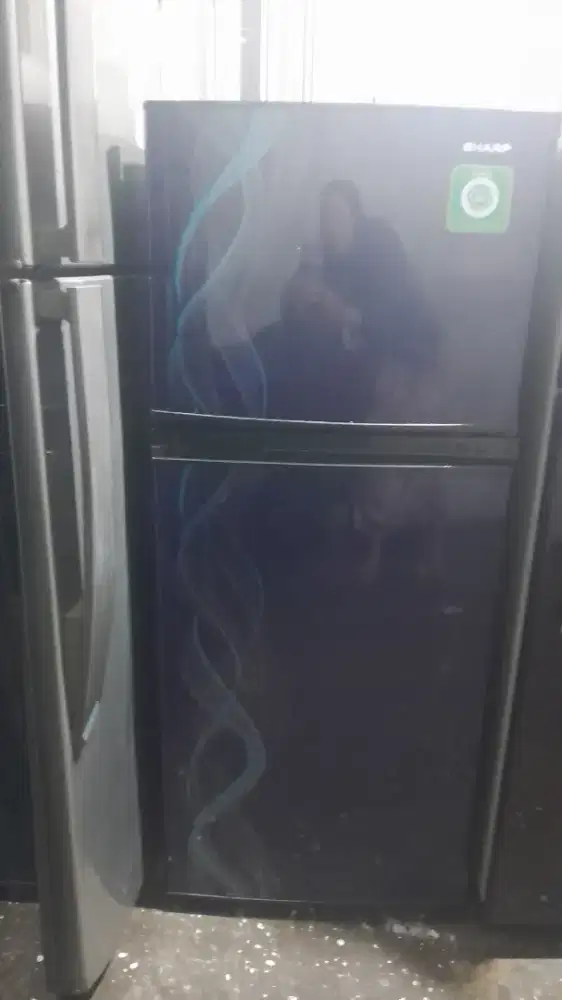 Kulkas sharp 2 pintu