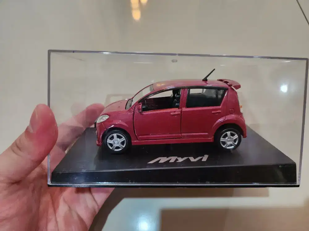 Miniatur Sirion / Myvi