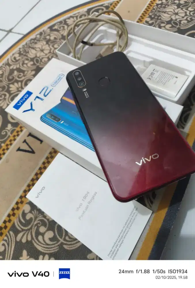 hp vivo y12 ram 3/64 fulset. minus pemakaiaan aja lain nyh normal
