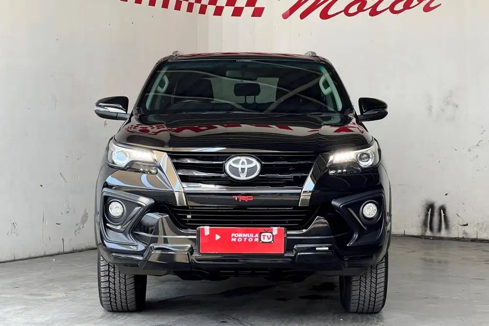 Toyota Fortuner VRZ TRD AT 2019 Hitam
