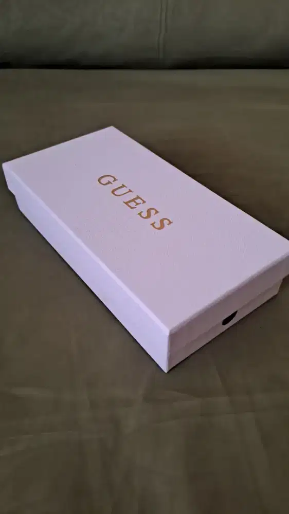 Dompet Guess Sella warna Almond