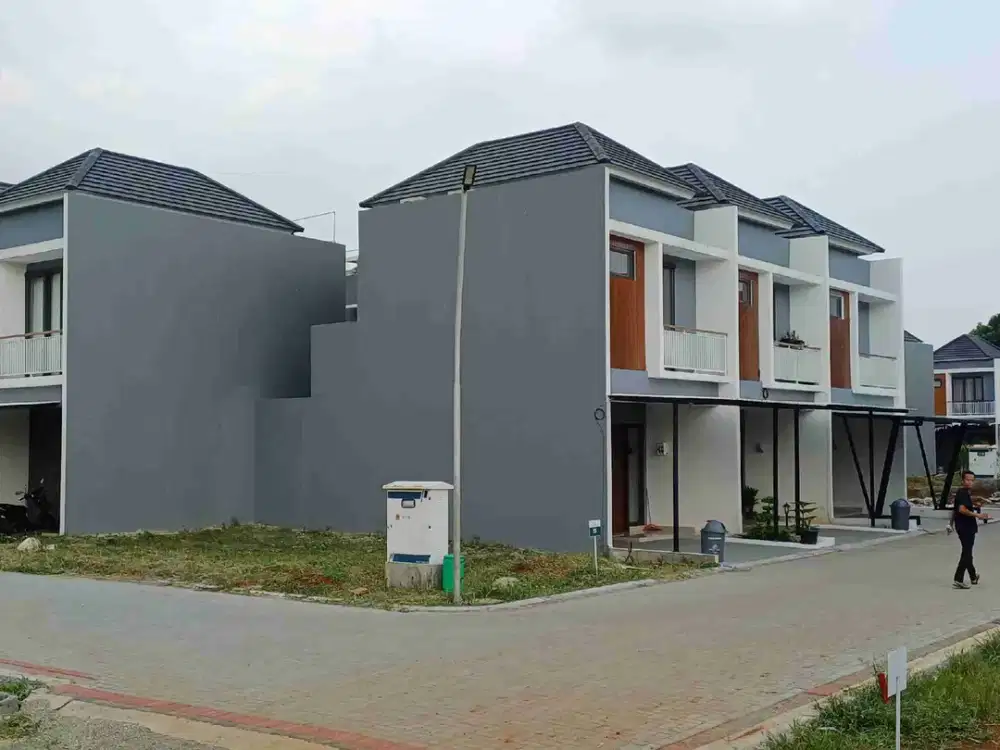Di jual cepat Rumah siap Huni 2 lt, di Pamulang ,Dekat kampus UNPAM