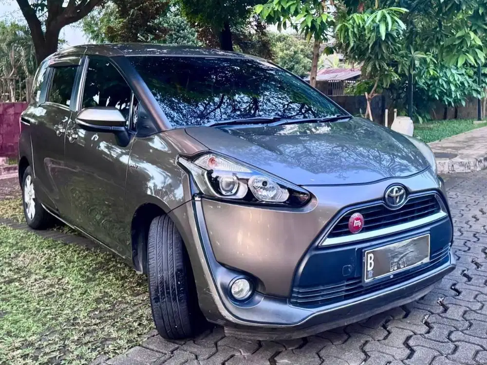 Toyota Sienta 1.5 G MT – 2017