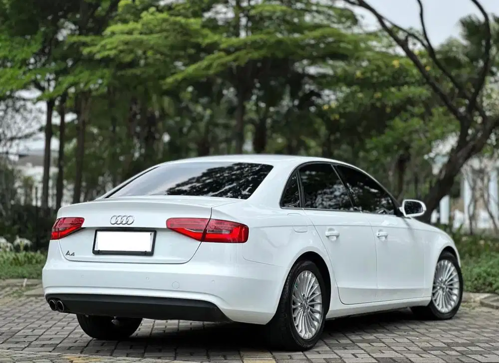 Audi A4 2012 Bensin