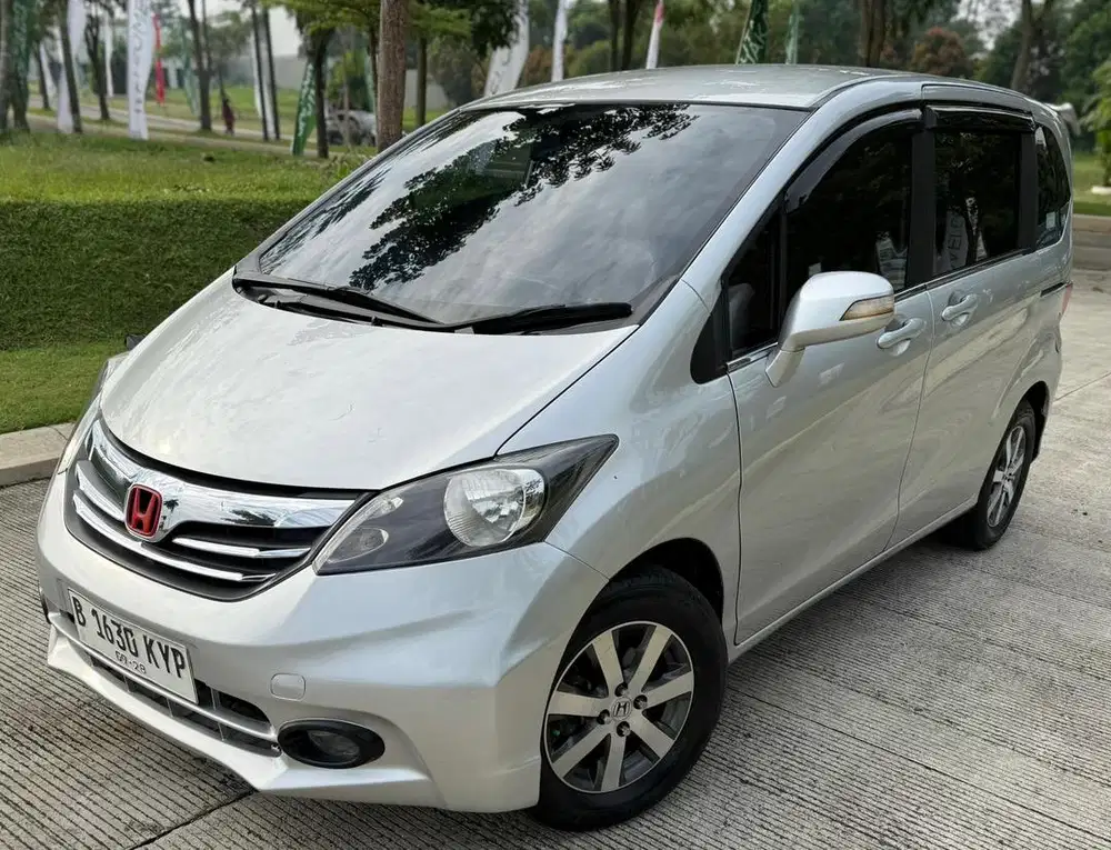 Honda Freed PSD AT 2011 Silver