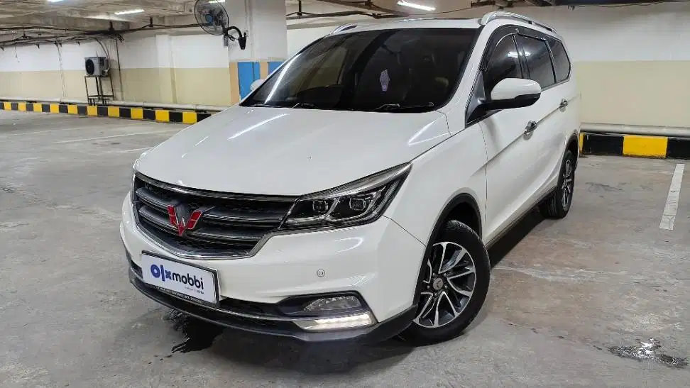 Pajak Panjang Wuling Cortez  1.8 L Lux AMT Bensin-AT 2018 Putih