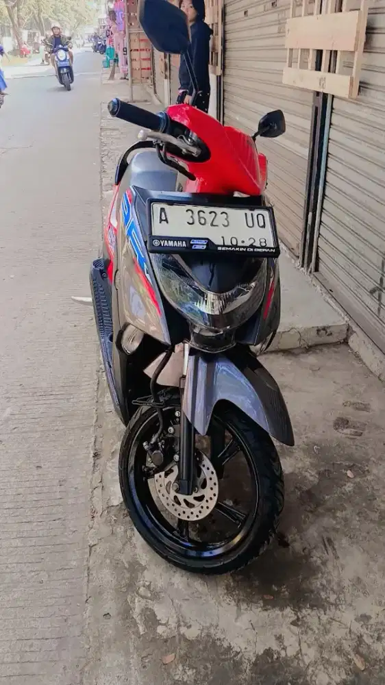 Motor yamaha gear merah