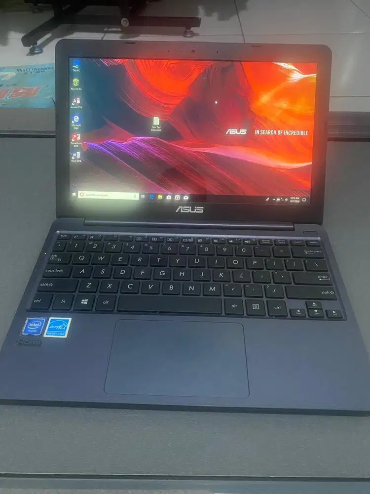 Dijual Laptop Asus VivoBook E203MAH 2GB DDR3 500GB