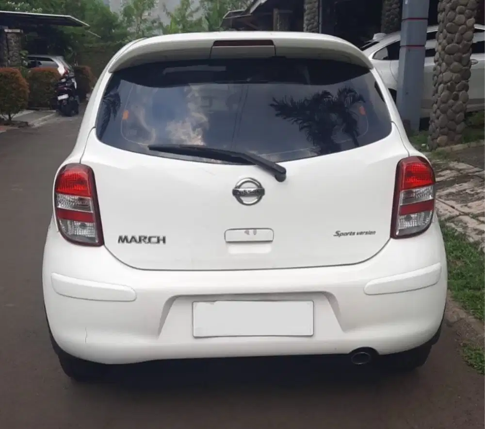 Nissan March 2012 Bensin
