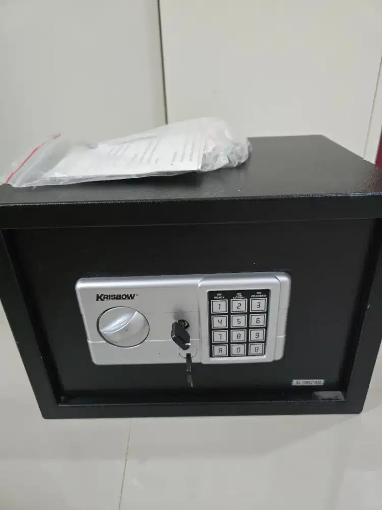 Brankas Rumah mini besi bisa kode dan kunci