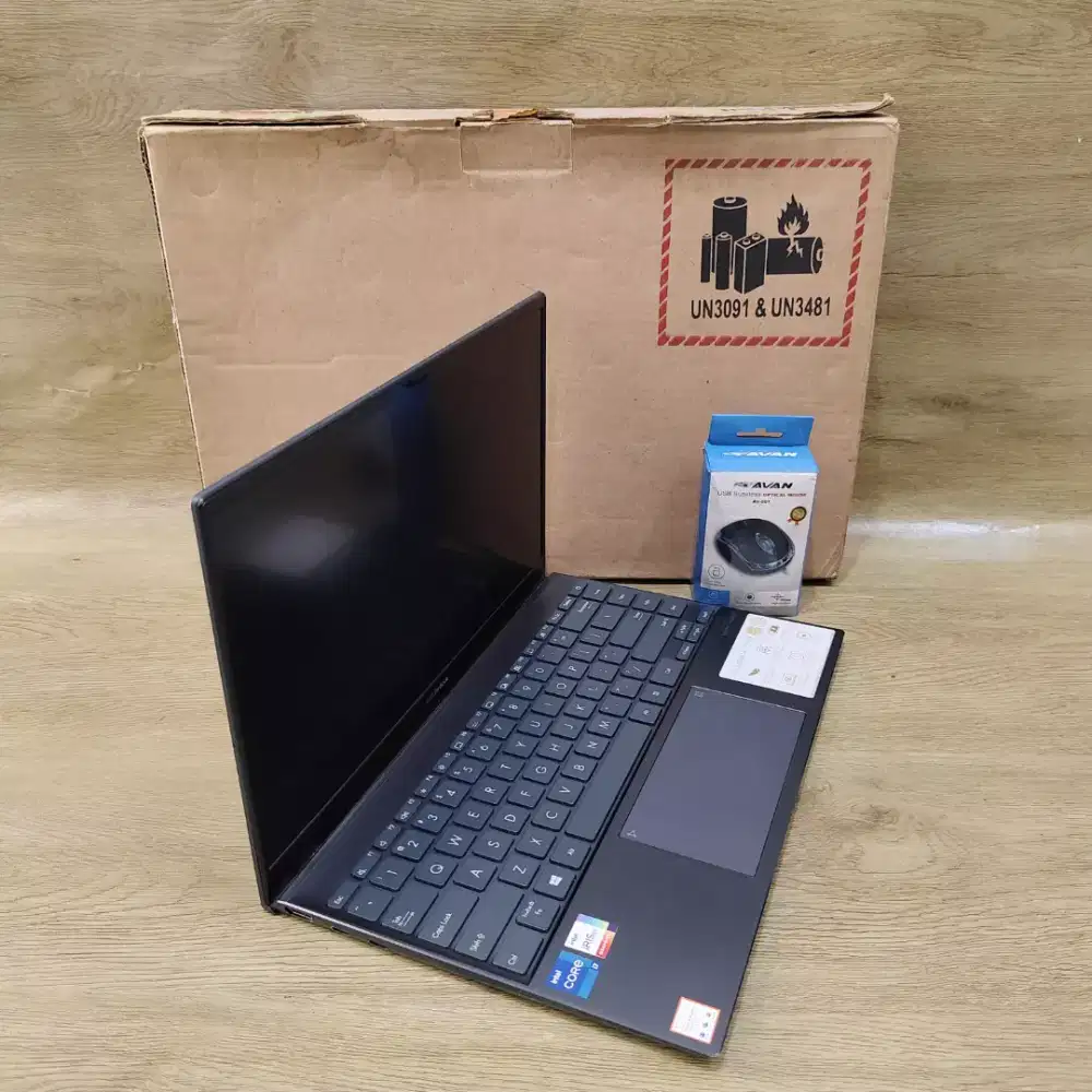 Laptop ASUSTeK ZenBook Slim Core i7 Gen 11 Ram 16GB  bonus Mouse Baru