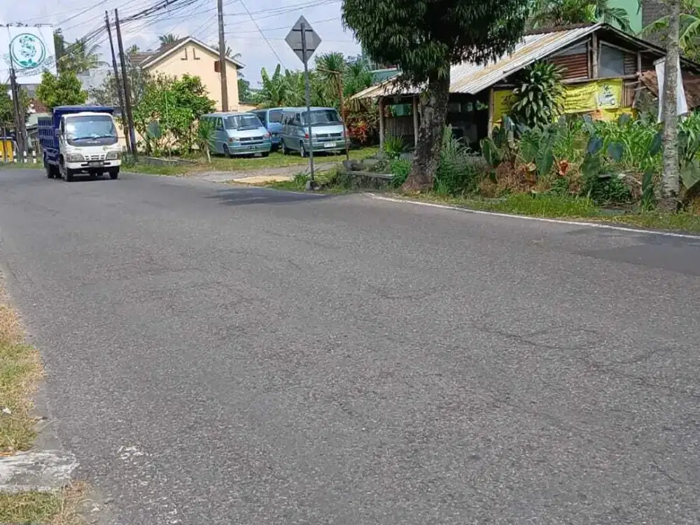 Tanah Asri Strategis tepi jalan Kaliurang Area Wisata Jogja