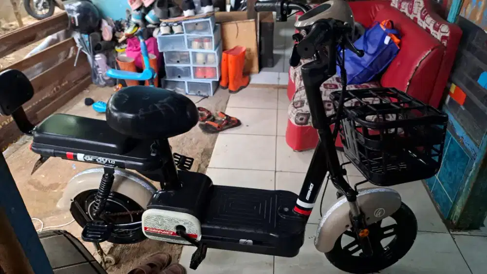 Jual sepeda listrik bekas merk genio
