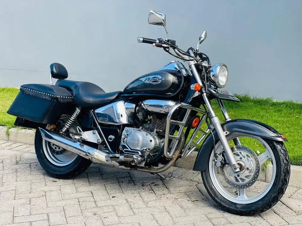Honda phantom 200cc cruiser full original plat N 2002