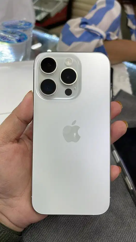 Apple iPhone 15 Pro 128GB White Titanium BH 94% GaransiiBox 29/11/2025