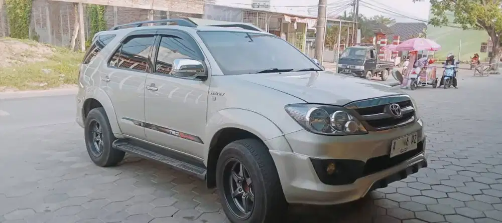 JUAL CASH FORTUNER 2.7 G AUTOMATIC LUX 2007 SILVER METALIC
