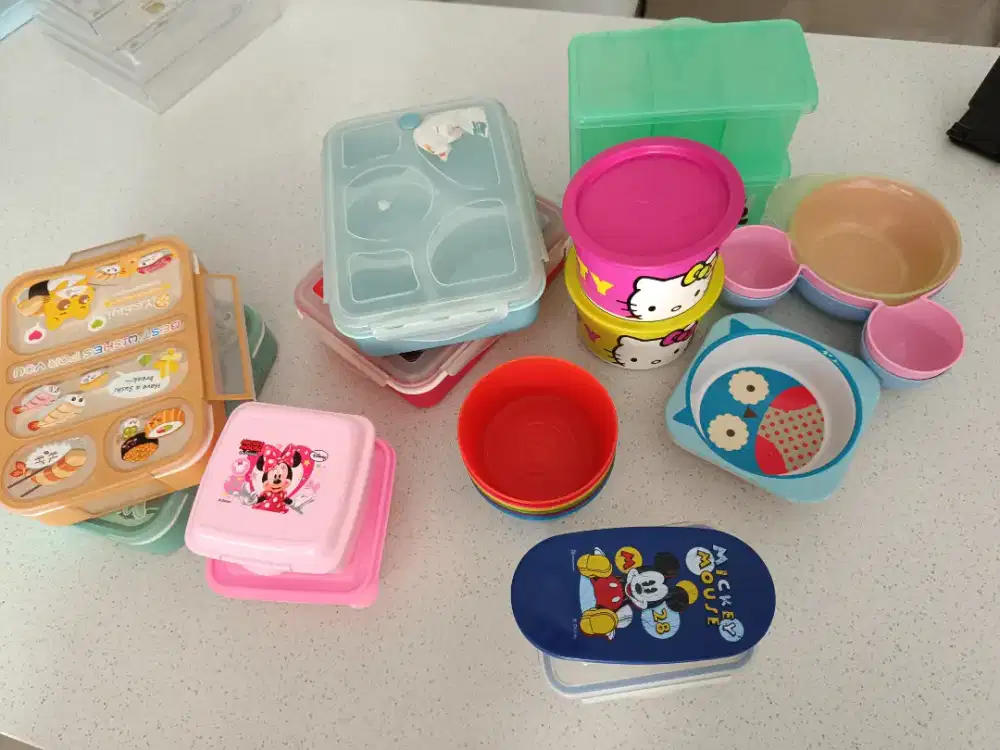 SET KOTAK MAKAN, MANGKOK DLL (22PCD)