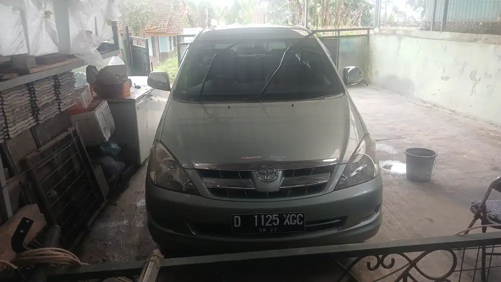 Toyota Kijang Innova 2006 Bensin
