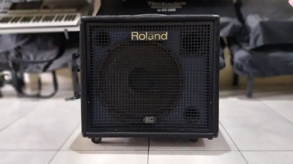 Ampli Roland kc550