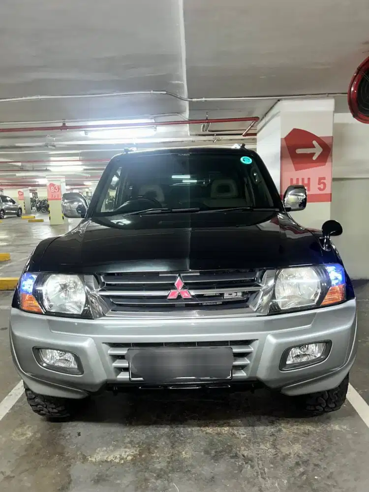 MITSUBISHI PAJERO 2001