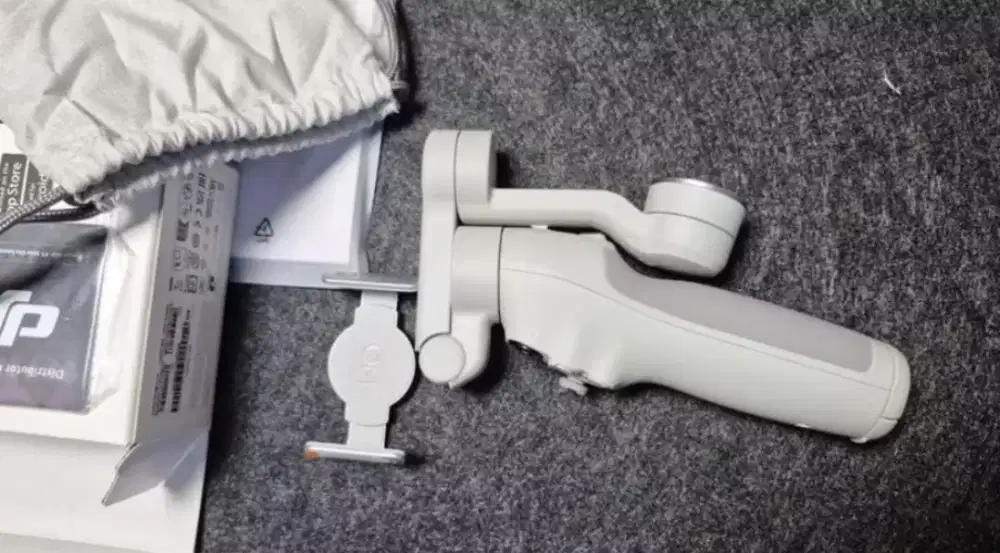 DJI OSMO 7 mobile stabilezer