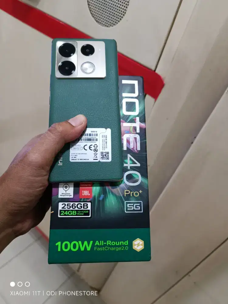 Infinix note 40 pro plus 5g 24/256 mulus seperti baru dan lengkap