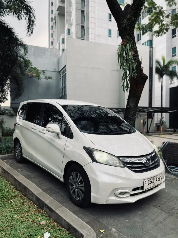 Honda Freed 2013 Bensin