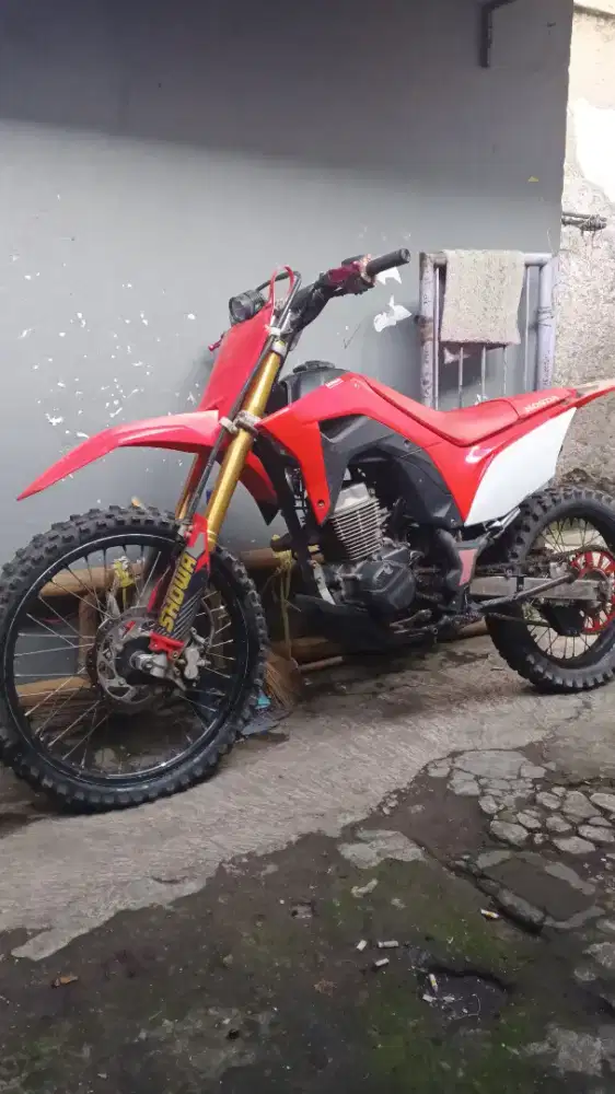CRF 150 L Trabas