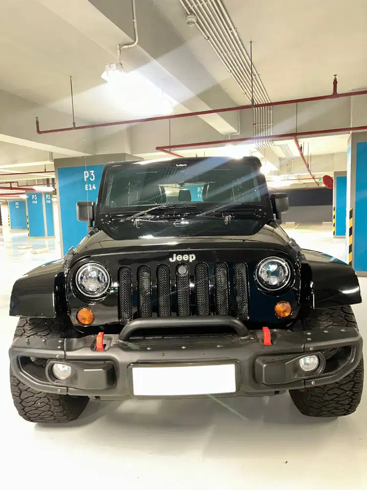 JEEP SAHARA 2012