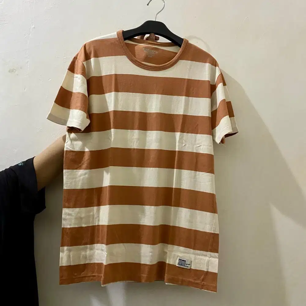 Kaos Screamous Belang Coklat Crem