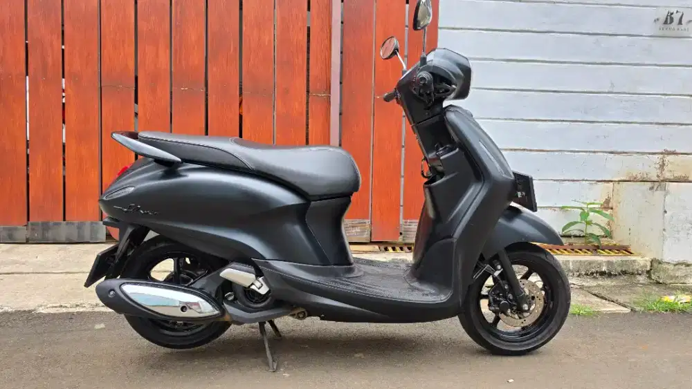 Motor Yamaha Grand Filano Neo 2023 Hitam Doff