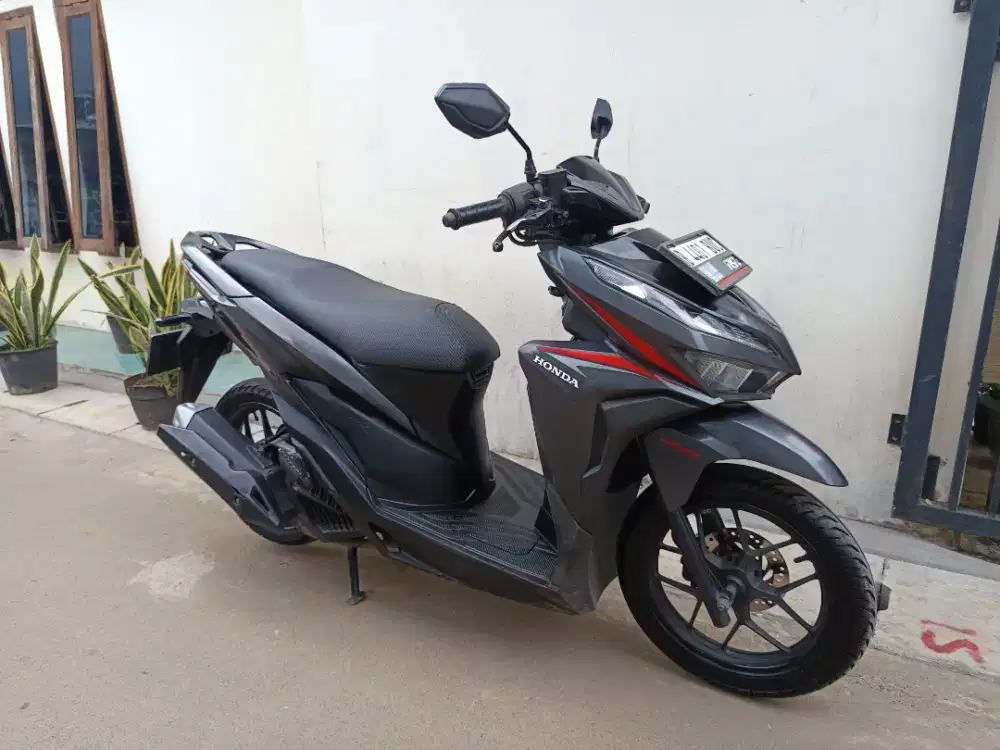 Honda vario led new 125 2019 lengkap bagus