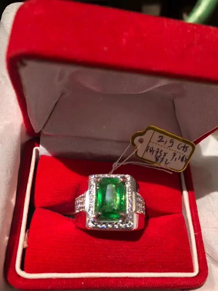 Natural Tsavorite 2,9 cts